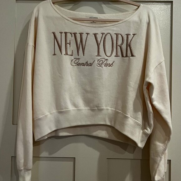 Hollister Easy off the shoulder NY Central Park Graphic Sweatshirt - Picture 1 of 5
